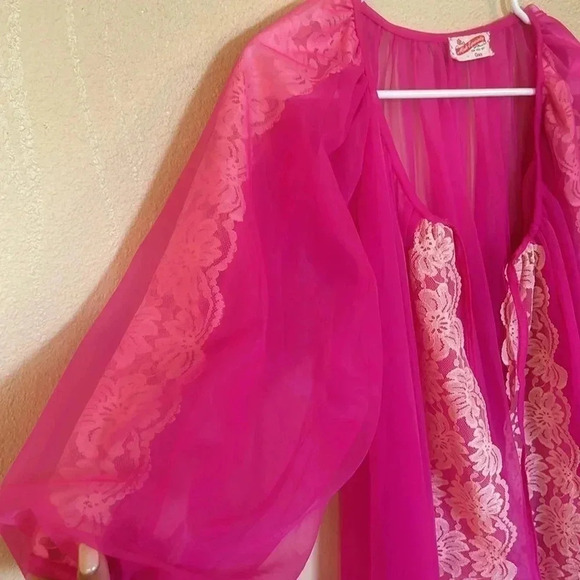 Vintage Neon Pink Peignoir Styled Robe - Picture 3 of 5